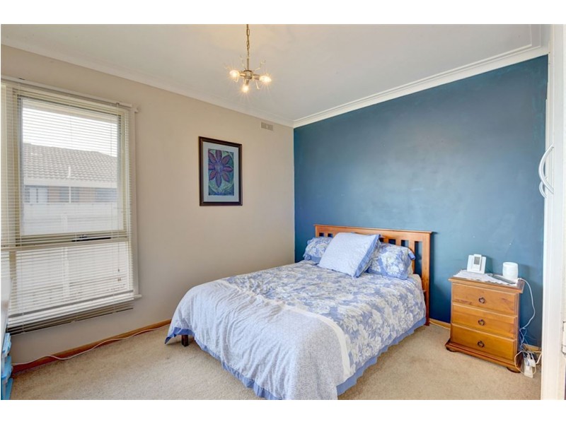 8 Mauger Street, Wendouree VIC 3355