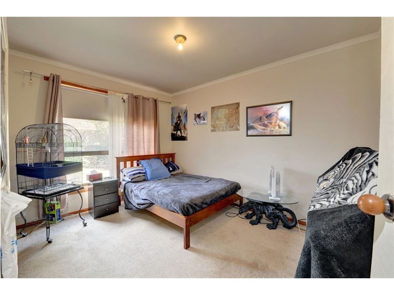 8 Mauger Street, Wendouree VIC 3355