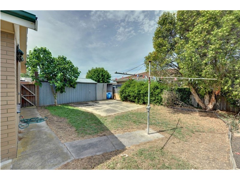 8 Mauger Street, Wendouree VIC 3355