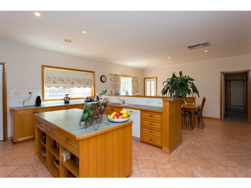 49 Haymes Road, Mount Clear VIC 3350