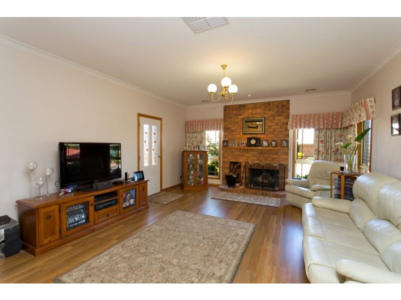 49 Haymes Road, Mount Clear VIC 3350