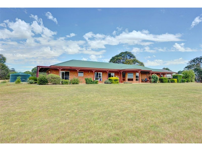 100 Lewis Road, Elaine VIC 3334