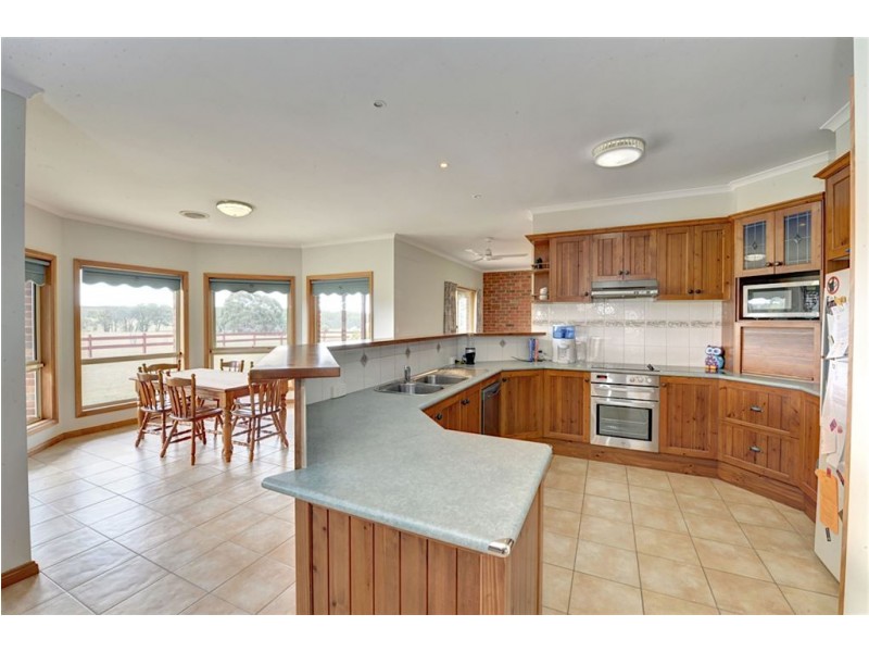 100 Lewis Road, Elaine VIC 3334