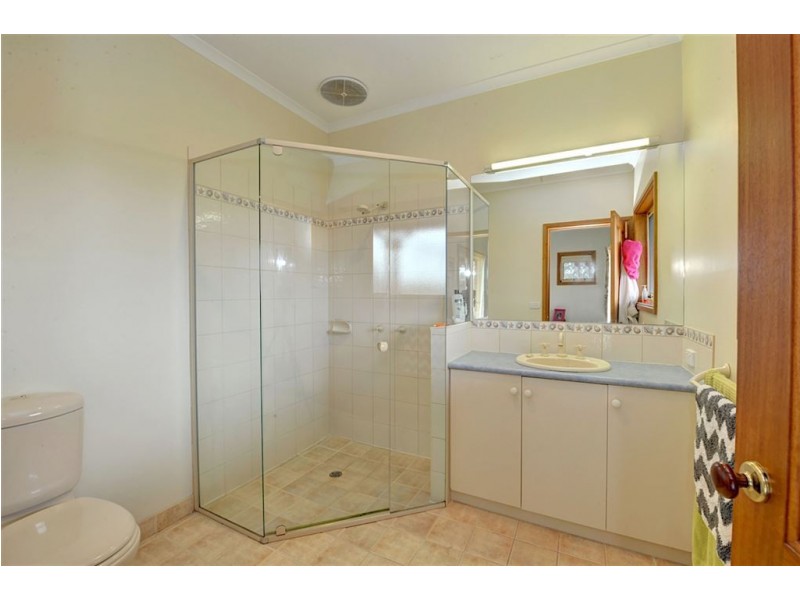 100 Lewis Road, Elaine VIC 3334