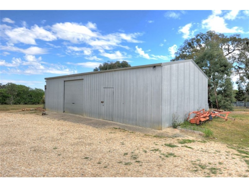 100 Lewis Road, Elaine VIC 3334