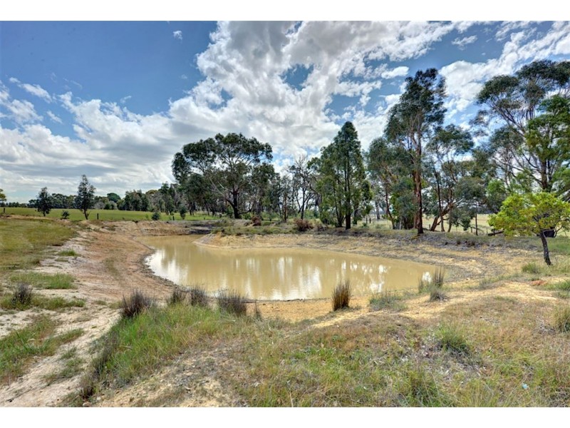 100 Lewis Road, Elaine VIC 3334