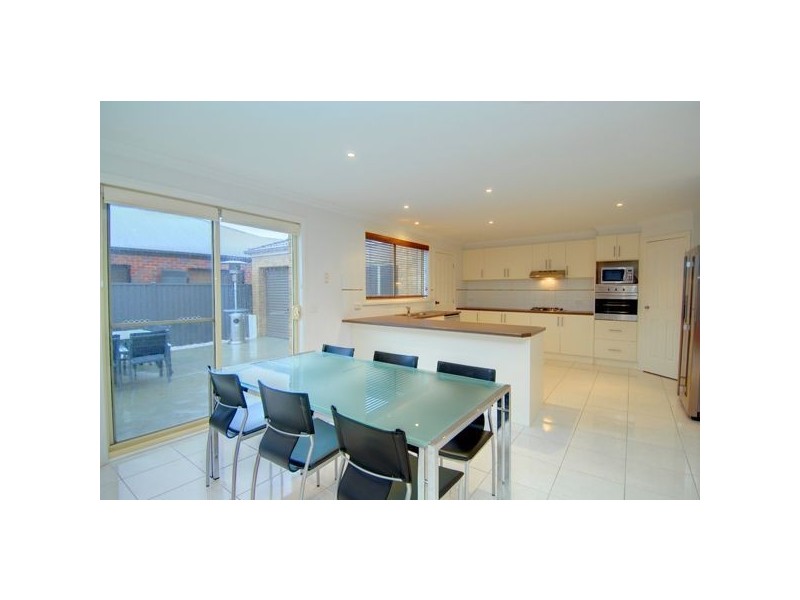 23 King George Way, Mitchell Park VIC 3352