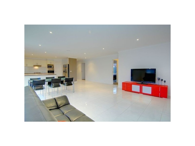 23 King George Way, Mitchell Park VIC 3352