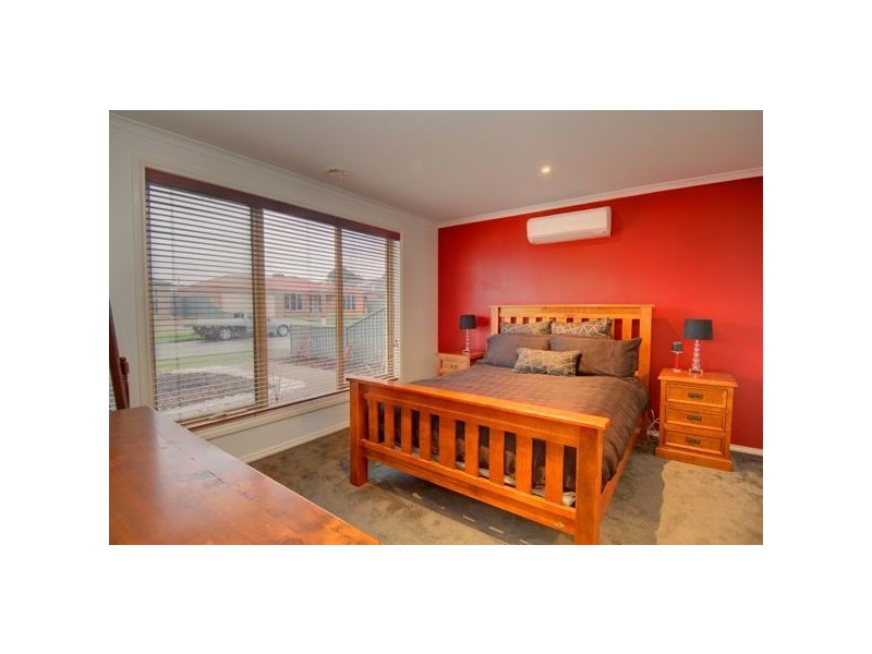 23 King George Way, Mitchell Park VIC 3352