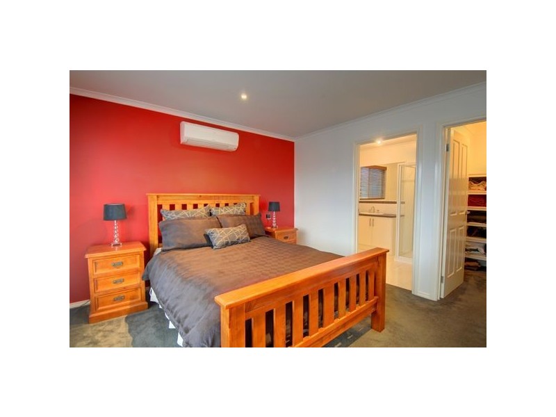 23 King George Way, Mitchell Park VIC 3352