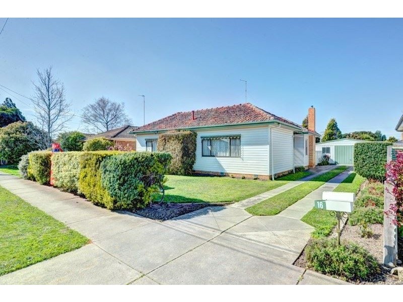 16 Manneville Street, Wendouree VIC 3355