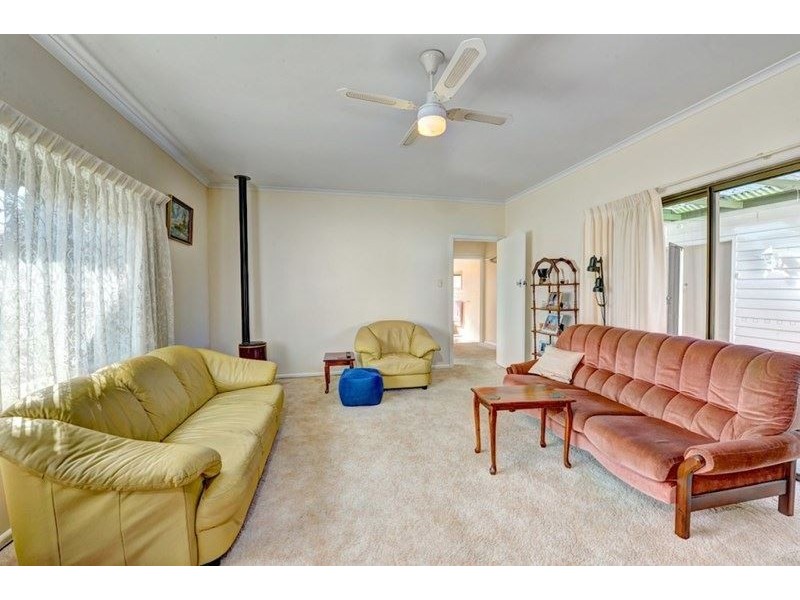 16 Manneville Street, Wendouree VIC 3355