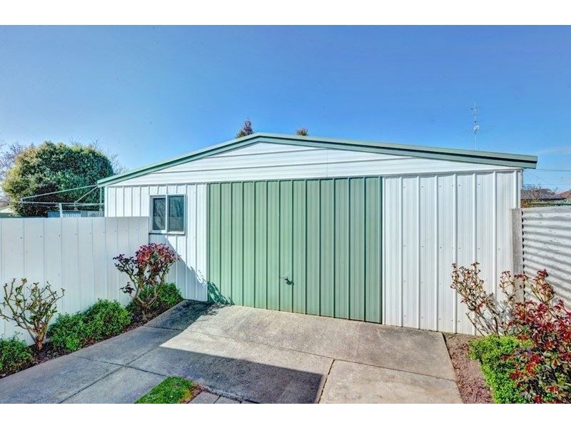 16 Manneville Street, Wendouree VIC 3355