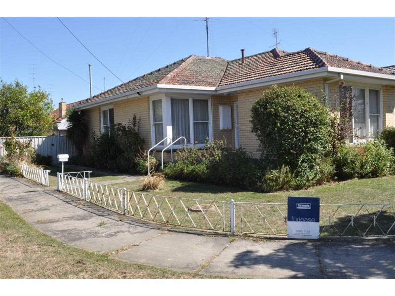 25 Browns Parade, Wendouree VIC 3355