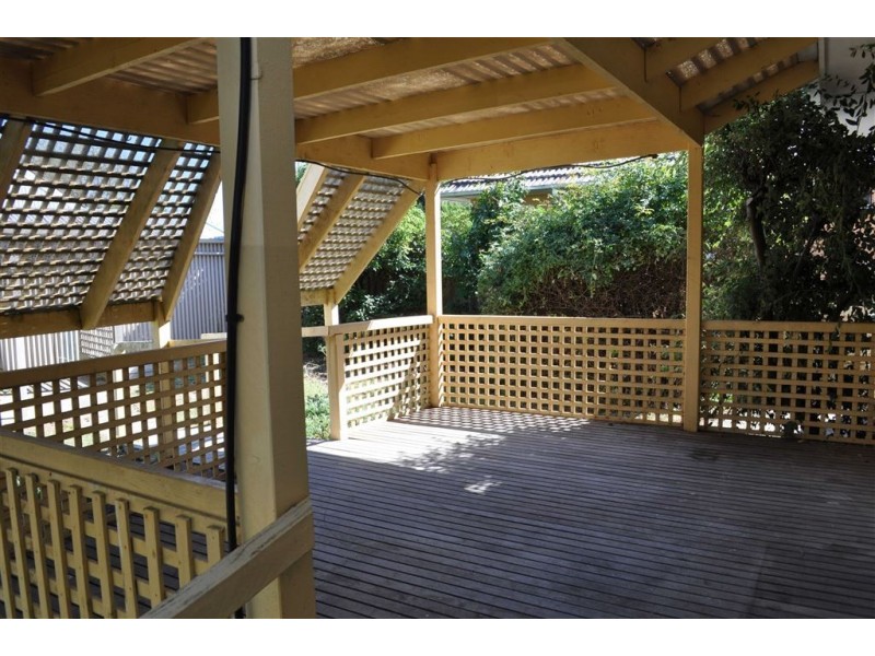 25 Browns Parade, Wendouree VIC 3355