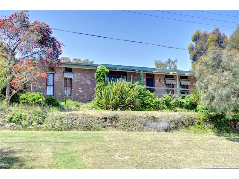 12 Jones Avenue, Mount Clear VIC 3350