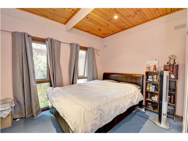 12 Jones Avenue, Mount Clear VIC 3350