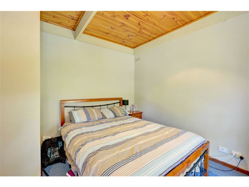 12 Jones Avenue, Mount Clear VIC 3350