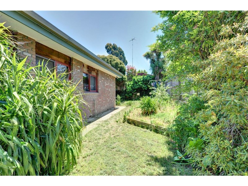 12 Jones Avenue, Mount Clear VIC 3350