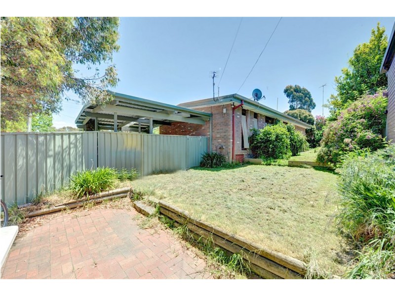 12 Jones Avenue, Mount Clear VIC 3350
