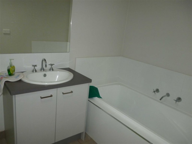 8 Amana Drive, Alfredton VIC 3350