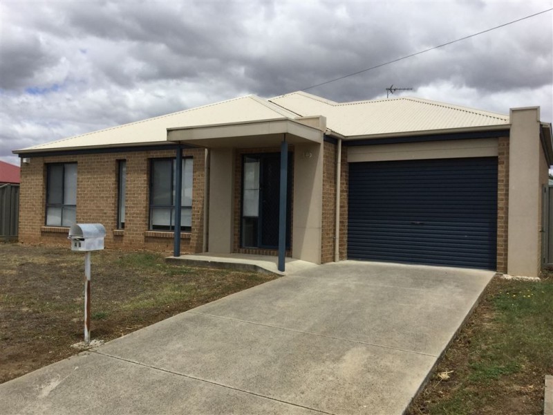 48 McNulty Drive, Wendouree VIC 3355