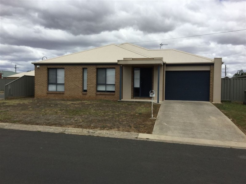 48 McNulty Drive, Wendouree VIC 3355