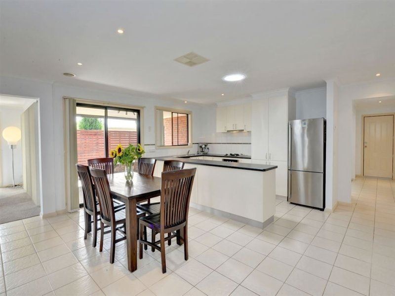 6 Hanwood Close, Delacombe VIC 3356