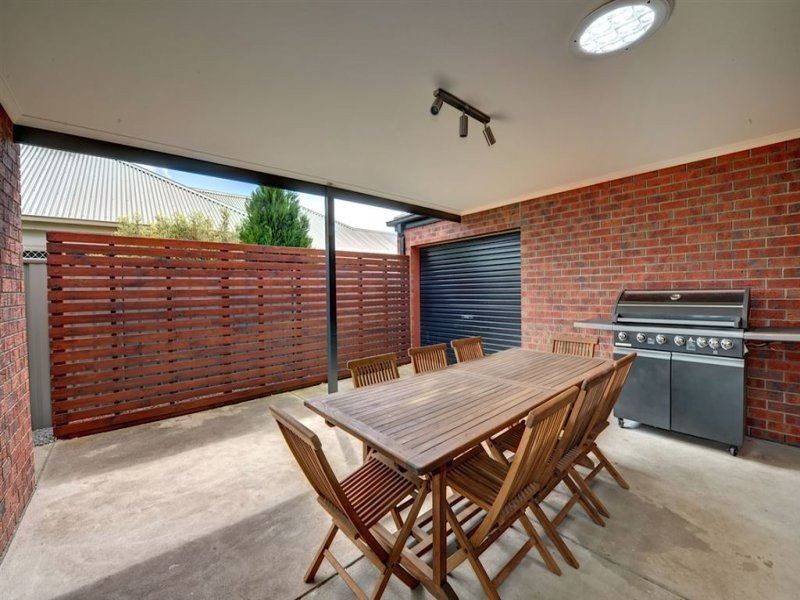 6 Hanwood Close, Delacombe VIC 3356