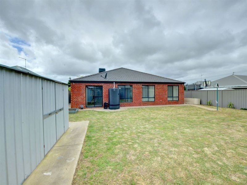 6 Hanwood Close, Delacombe VIC 3356