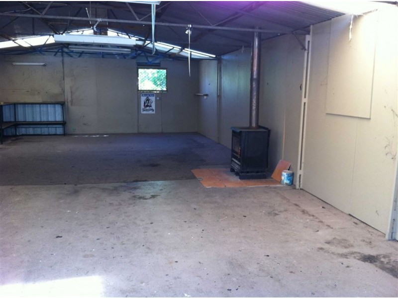 15 Melbourne Road, Brown Hill VIC 3350