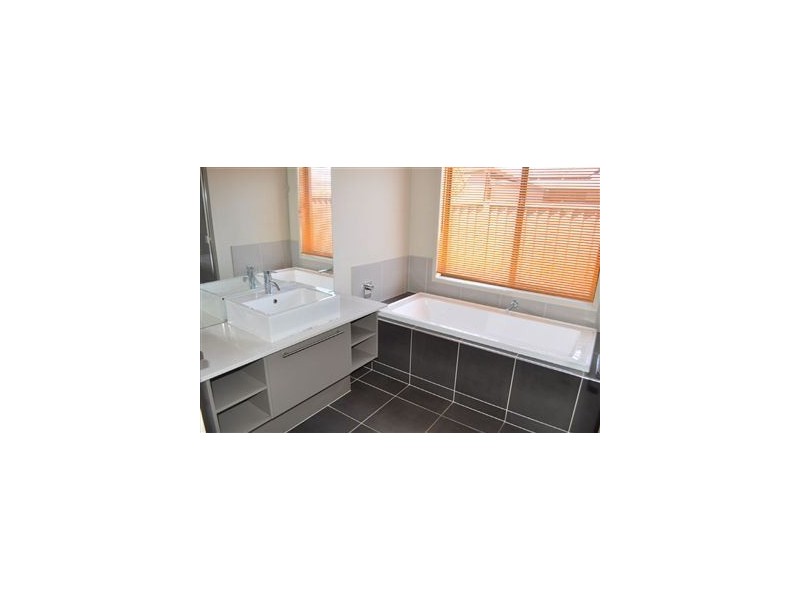 32 Lawrie Drive, Alfredton VIC 3350