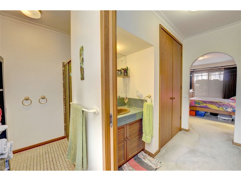 136 Sunraysia Drive, Mitchell Park VIC 3355