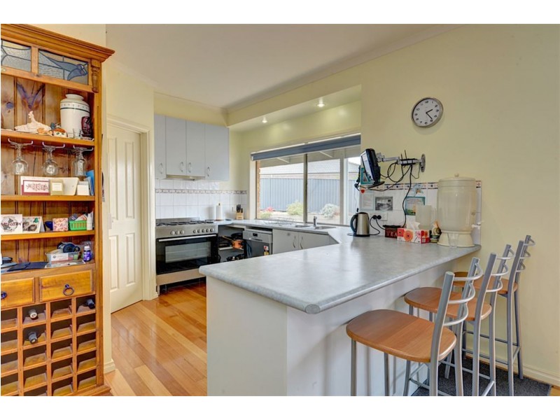 19 Lyttle Crescent, Cardigan Village VIC 3352