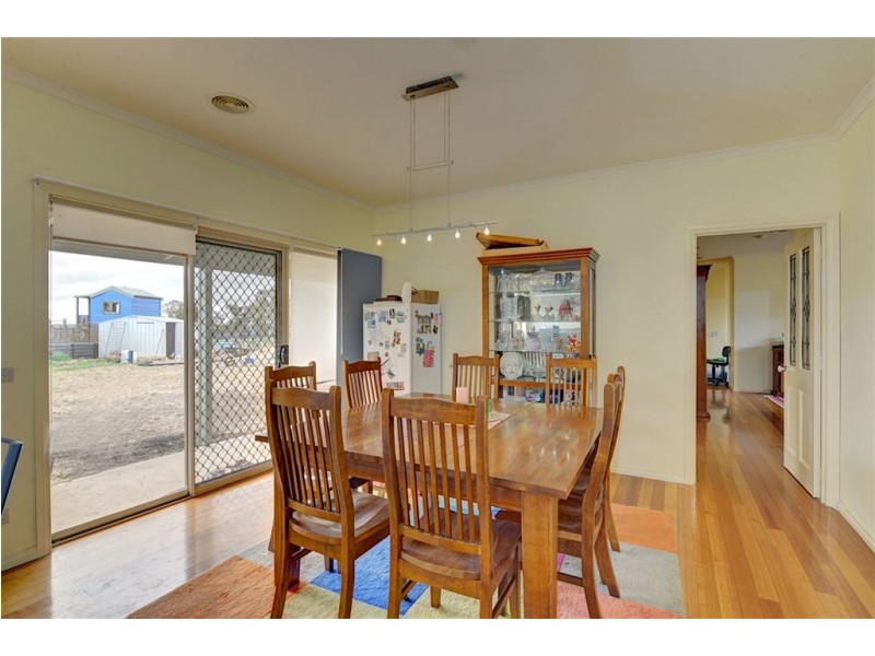 19 Lyttle Crescent, Cardigan Village VIC 3352