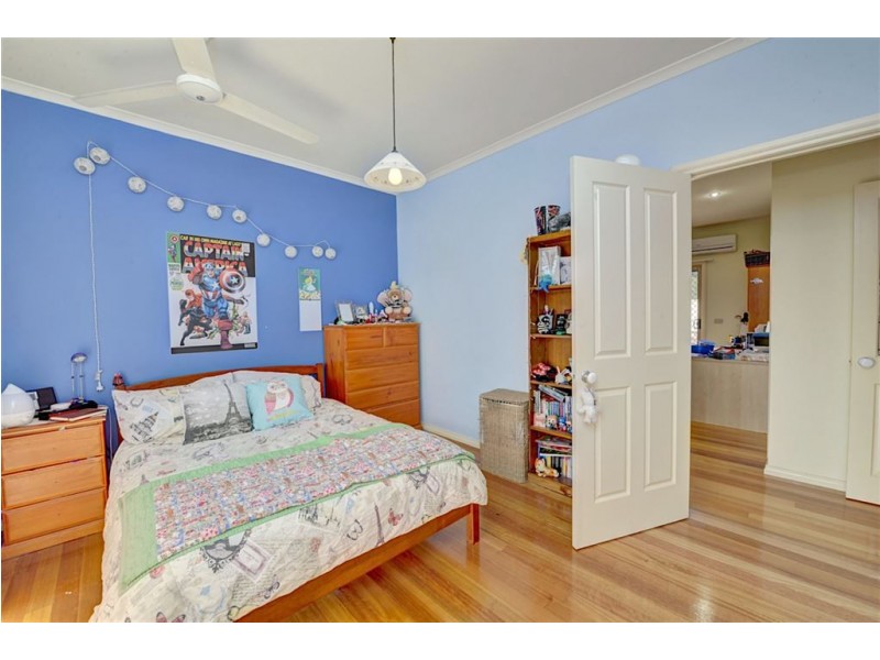 19 Lyttle Crescent, Cardigan Village VIC 3352