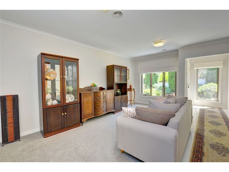 8 Caroline Court, Ballarat VIC 3350