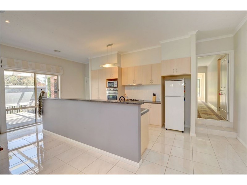 8 Caroline Court, Ballarat VIC 3350