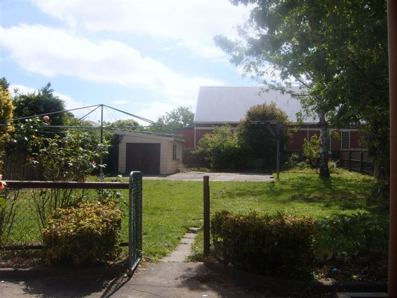 4 Durham Street, Newington VIC 3350