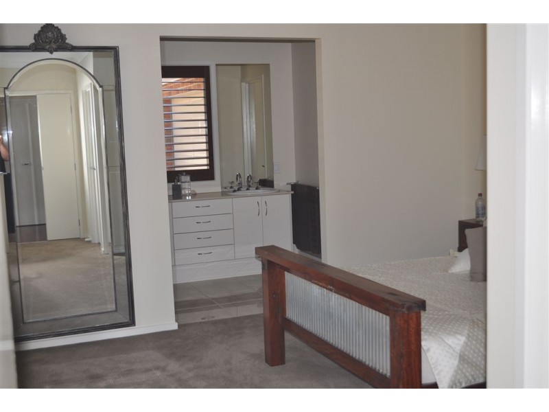 2014 Glenelg Highway, Scarsdale VIC 3351