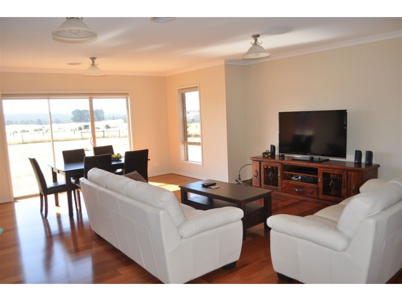 2014 Glenelg Highway, Scarsdale VIC 3351