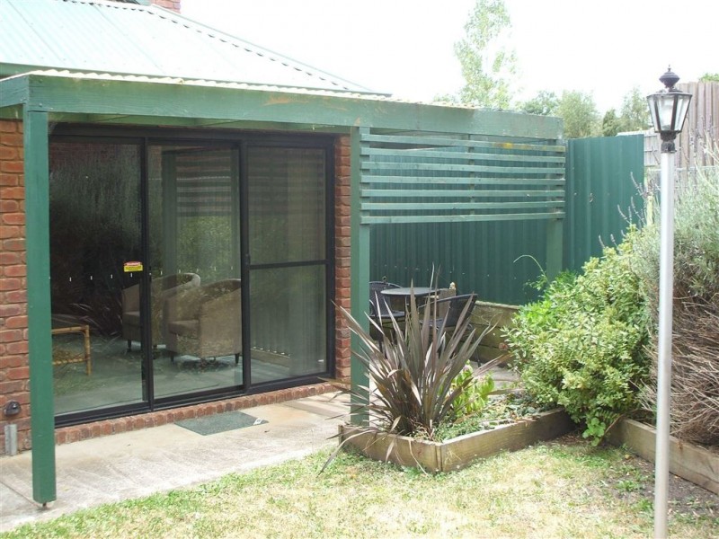 3 Warrambine Drive, Canadian VIC 3350