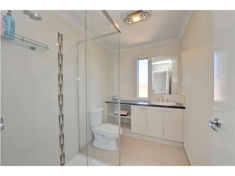 8 Diamond Drive, Cardigan Village VIC 3352