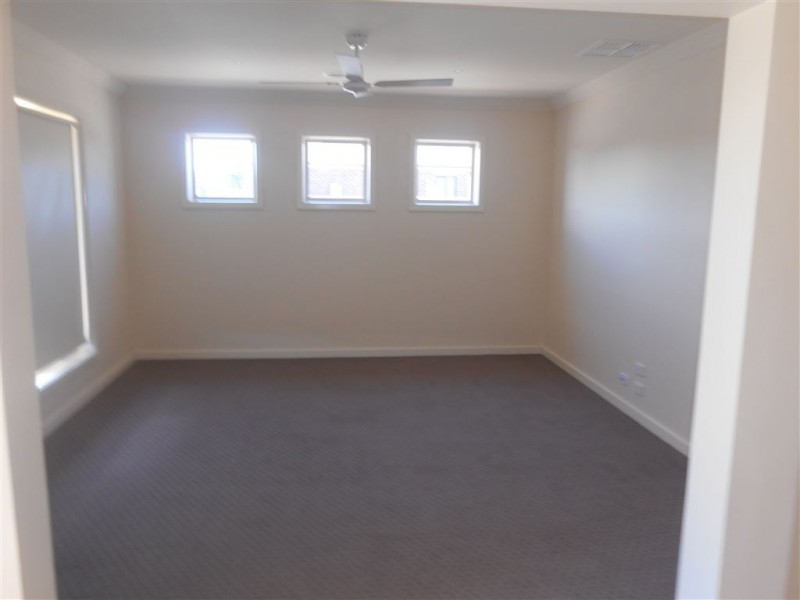 13 Deakin Drive, Delacombe VIC 3356