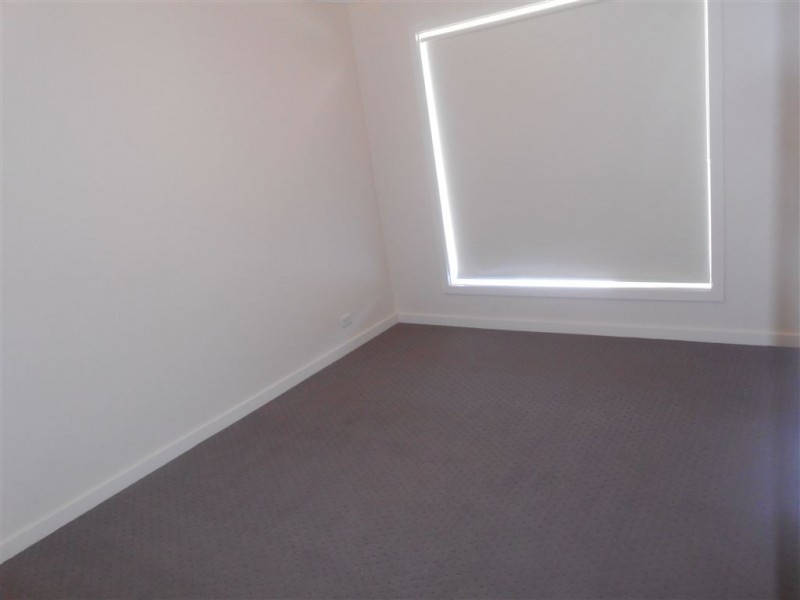 13 Deakin Drive, Delacombe VIC 3356