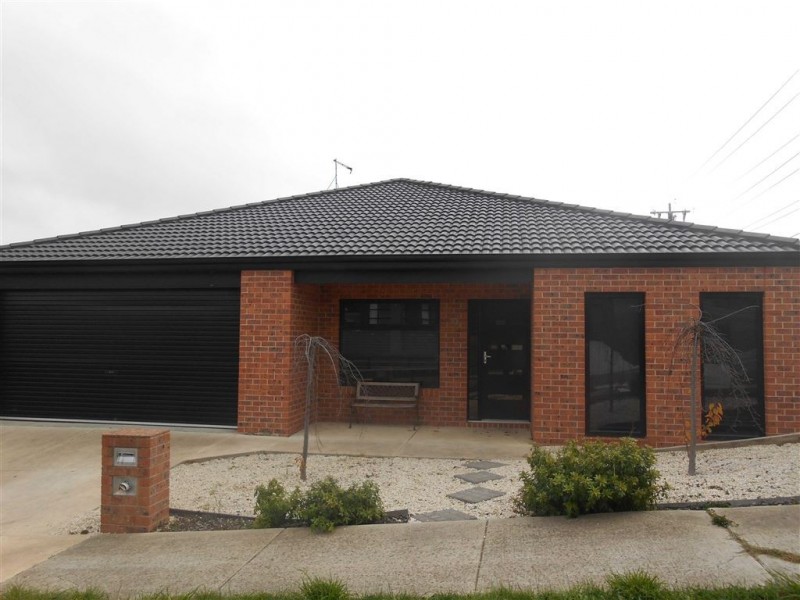 13 Daintree Close, Ballarat North VIC 3350