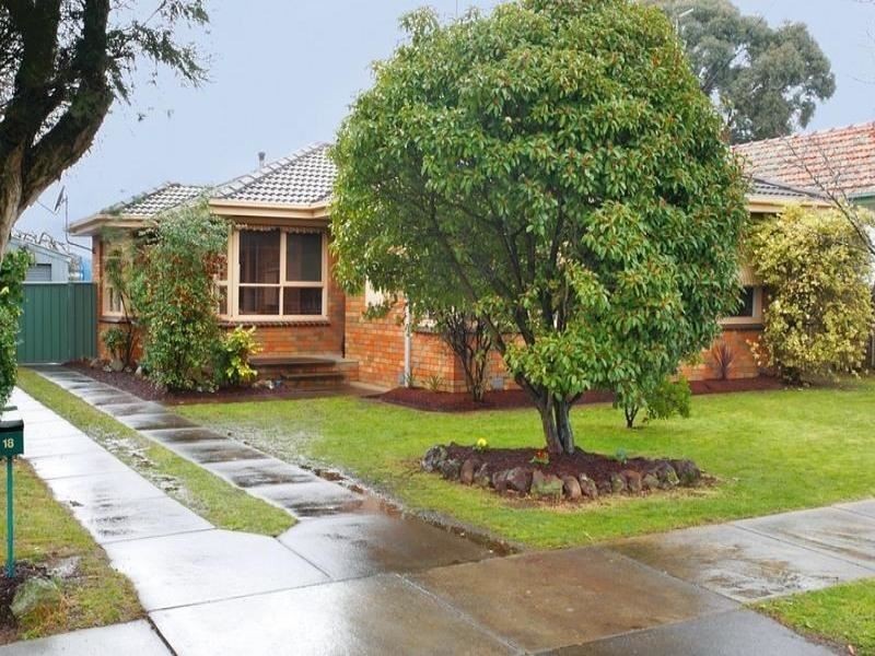 18 Manneville Street, Wendouree VIC 3355