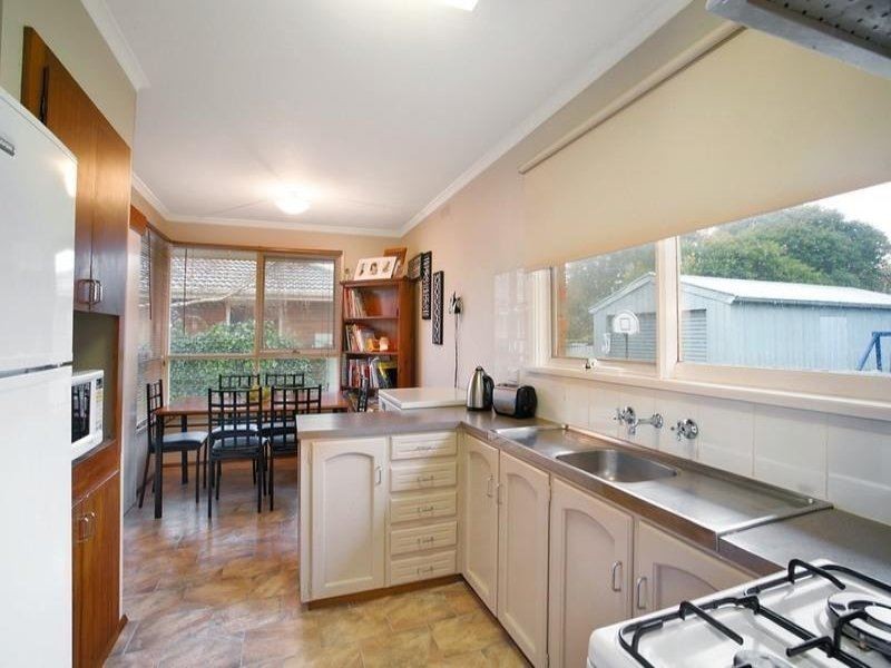 18 Manneville Street, Wendouree VIC 3355