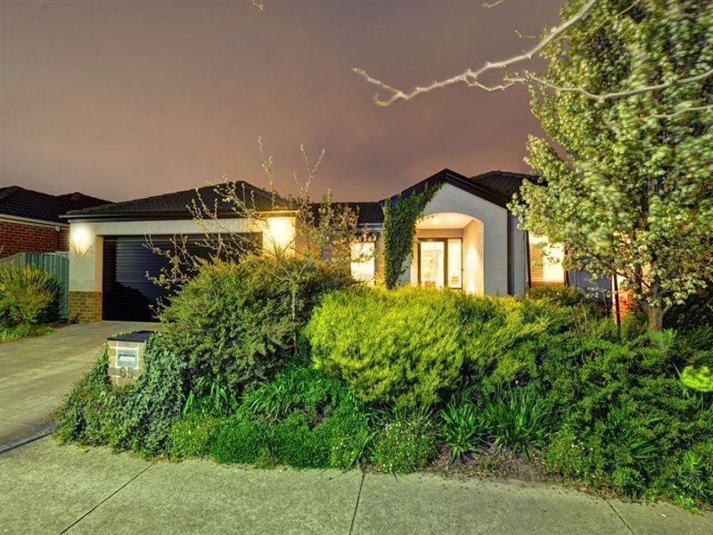 65 Faversham Ave, Lake Gardens VIC 3355