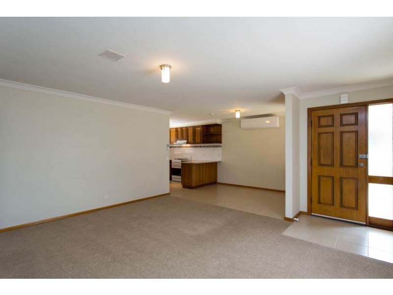 1/451 Forest Street, Wendouree VIC 3355